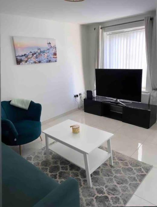 3 Stories, 5 Bedroom House In Prime Location With Balcony And Shared Garden Liverpool Extérieur photo